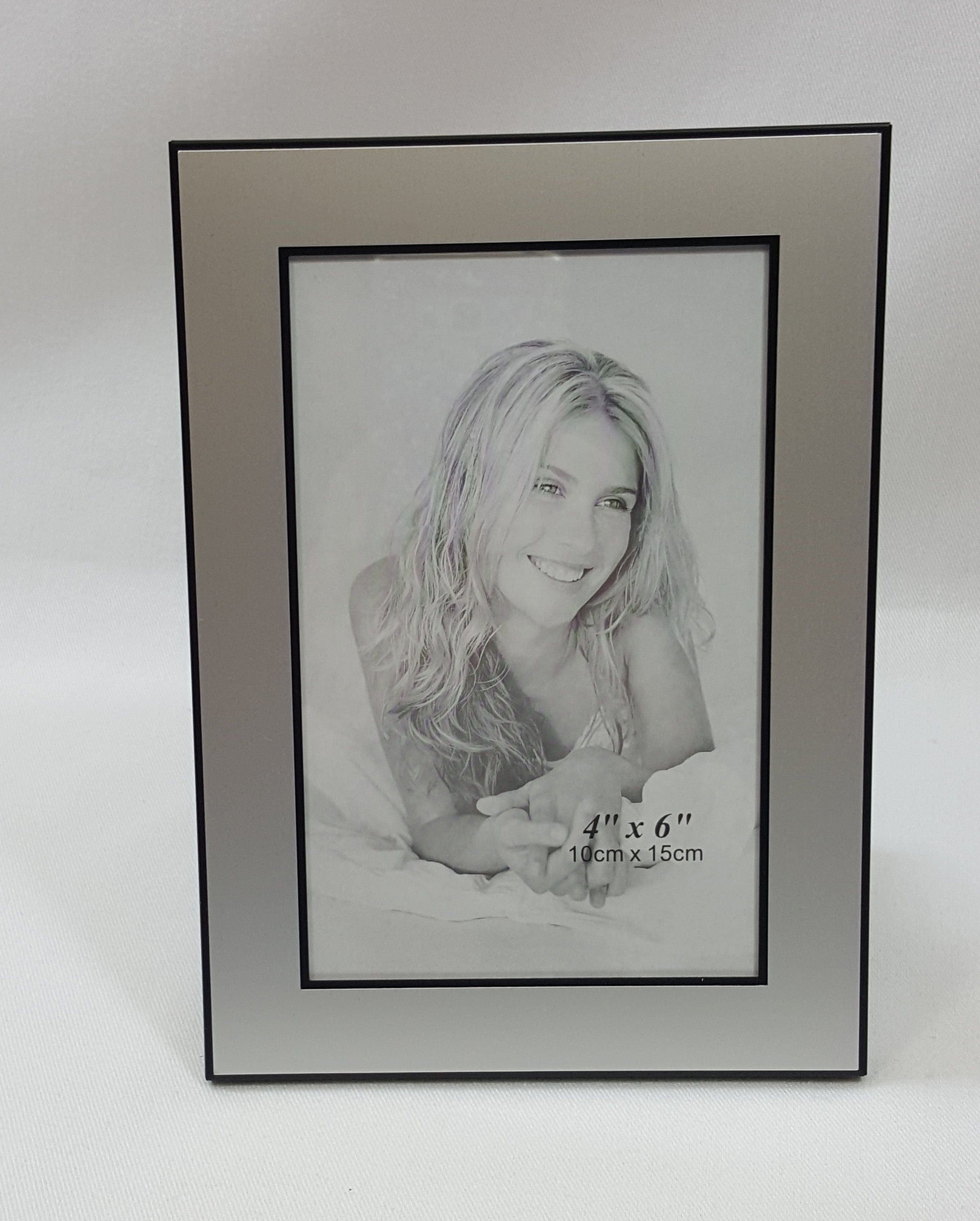Matt silver Jolene frame 4 x 6"