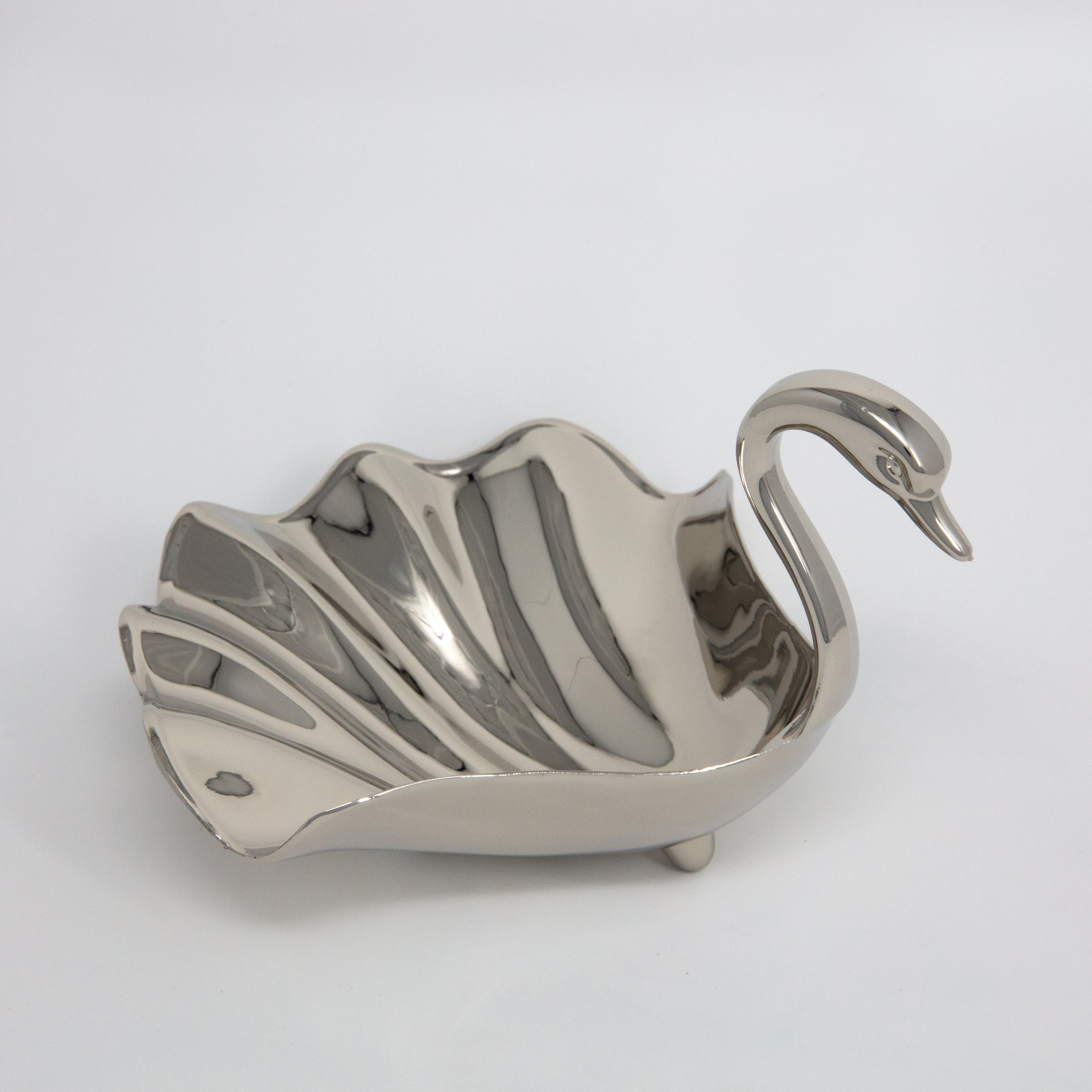 Large swan dish - 7 X 6 1/4 X 4 1/2"